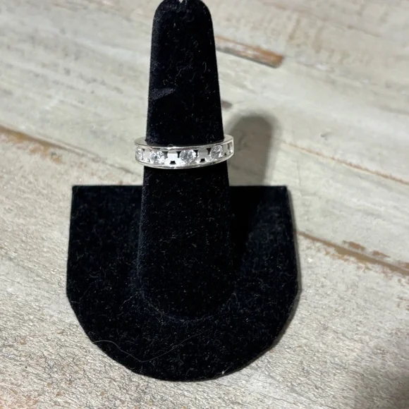 ❤️Disney Sterling Silver Crystal Mickey Mouse Ring- Sz 7 - Picture 1 of 4